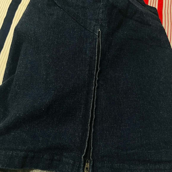 Tops - Picture 5 of 7